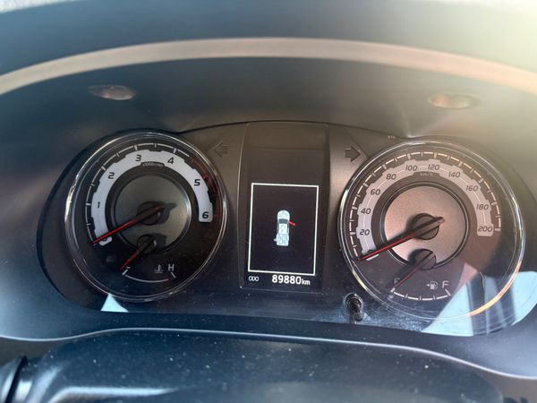 2019-Toyota-Hilux-28-GD-6-Raider-4x4-Double-Cab image:5
