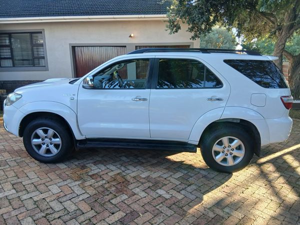2009-Toyota-Fortuner-30-D-4D-Raised-Body image:12