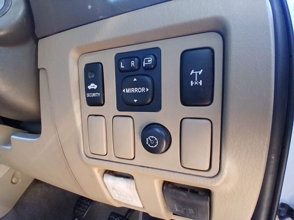 2009-Toyota-Fortuner-30-D-4D-Raised-Body image:16
