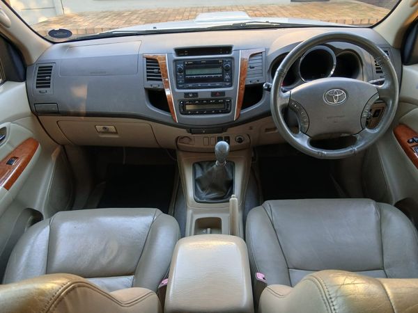 2009-Toyota-Fortuner-30-D-4D-Raised-Body image:5