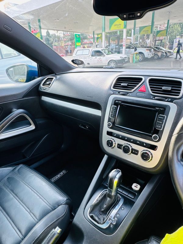 2013-Volkswagen-Scirocco-20-TSI-Highline image:6