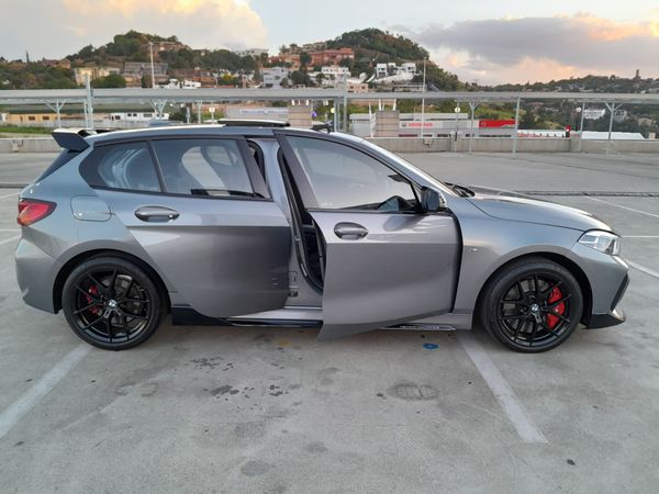 2022-BMW-1-Series-118i-Mzansi-Edition-Auto image:7