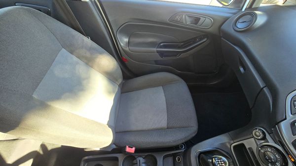 2013-Ford-Fiesta-14-Ambiente-5-dr image:13