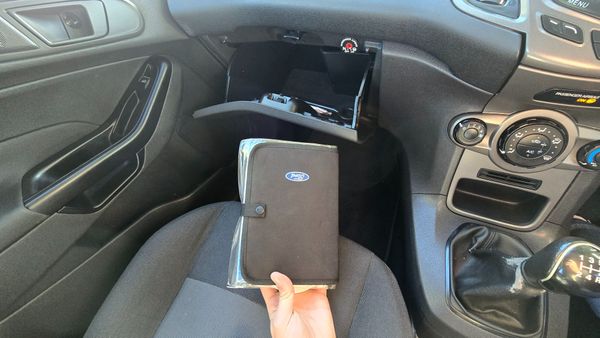 2013-Ford-Fiesta-14-Ambiente-5-dr image:16