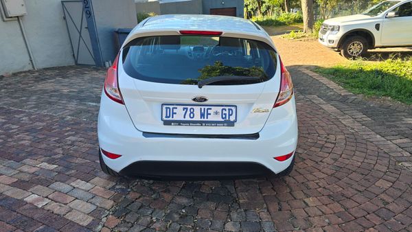 2013-Ford-Fiesta-14-Ambiente-5-dr image:3