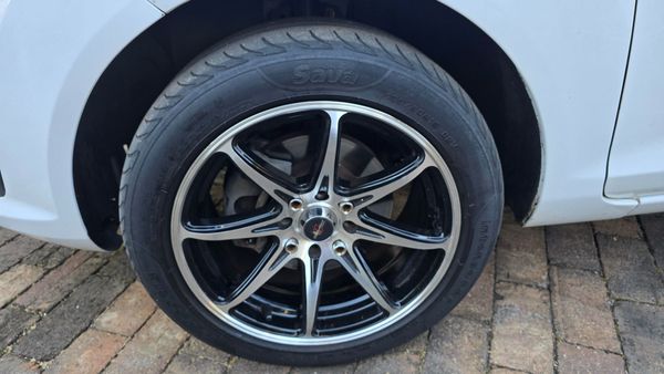 2013-Ford-Fiesta-14-Ambiente-5-dr image:6