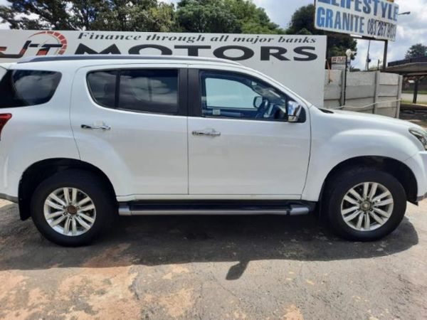 2018-Isuzu-Mu-x-30D-Auto image:2