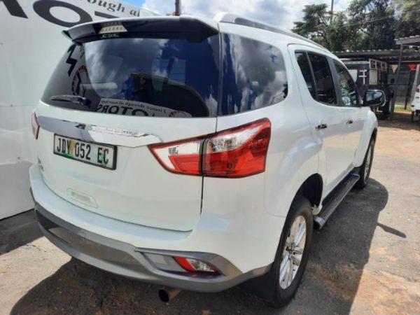 2018-Isuzu-Mu-x-30D-Auto image:3