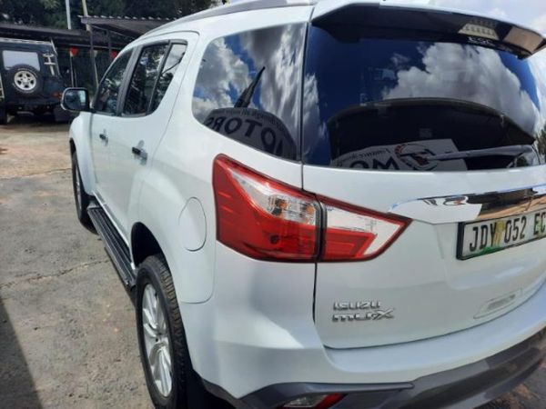 2018-Isuzu-Mu-x-30D-Auto image:4