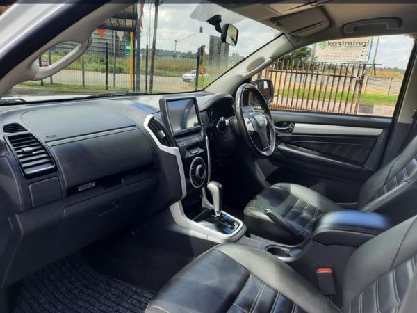 2018-Isuzu-Mu-x-30D-Auto image:7