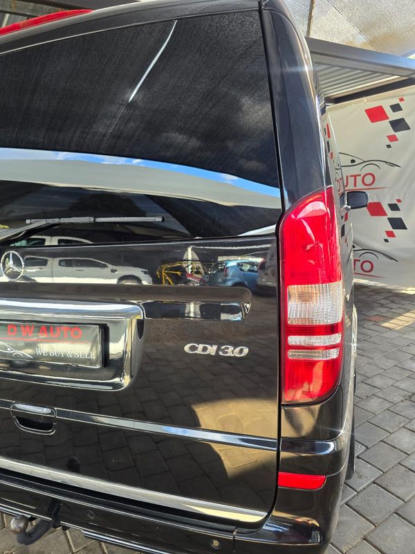 2013-Mercedes-Benz-Viano-30-CDI-Avantgarde-Auto image:3