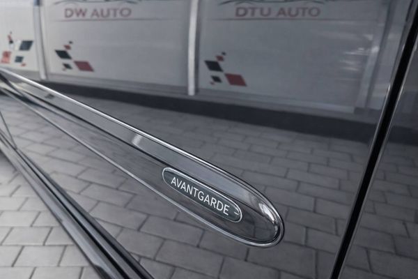 2013-Mercedes-Benz-Viano-30-CDI-Avantgarde-Auto image:4