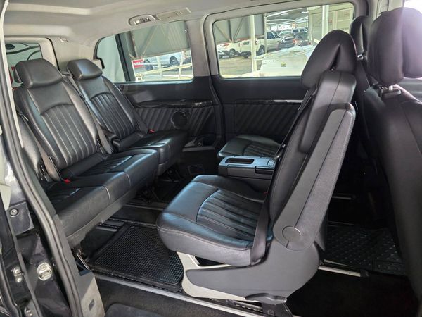 2013-Mercedes-Benz-Viano-30-CDI-Avantgarde-Auto image:7