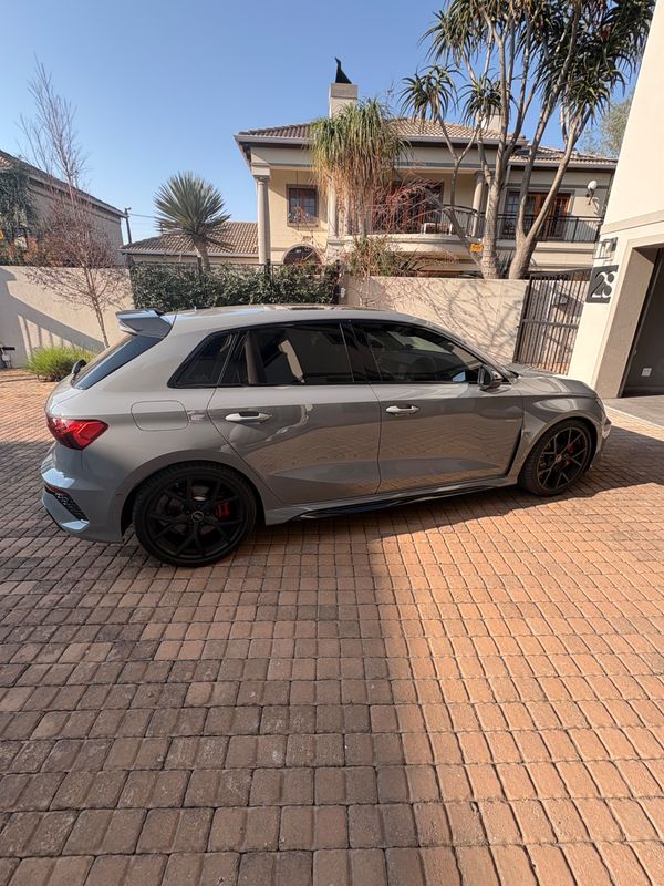 2023-Audi-RS3-Sportback-Quattro-Auto image:3