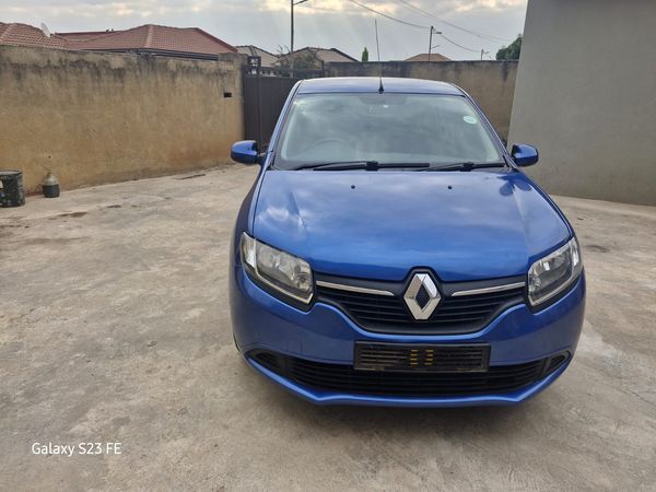 2015-Renault-Sandero-900T-Expression image:2