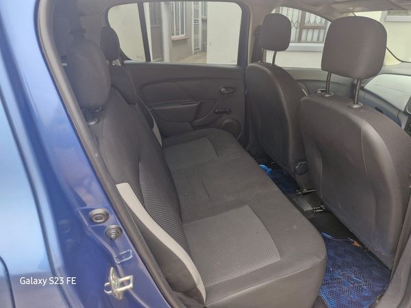 2015-Renault-Sandero-900T-Expression image:5