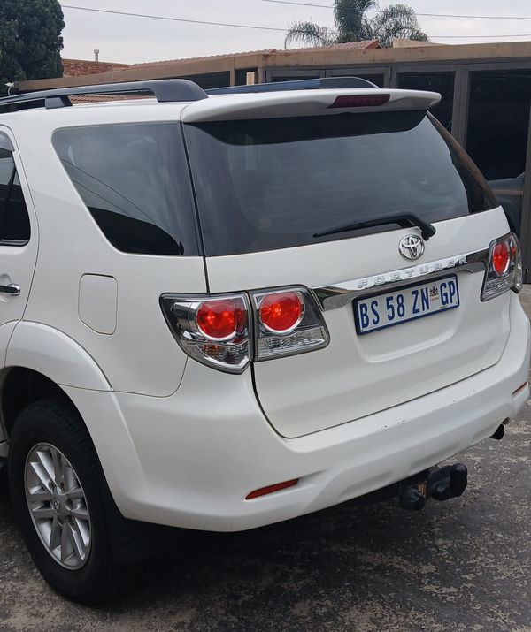 2012-Toyota-Fortuner-25-D-4D-Raised-Body image:15
