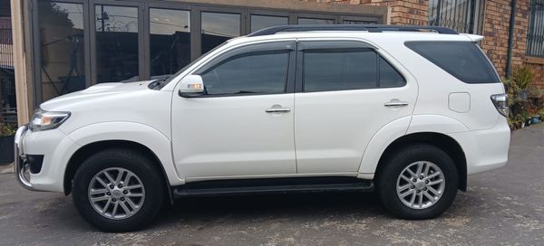 2012-Toyota-Fortuner-25-D-4D-Raised-Body image:1