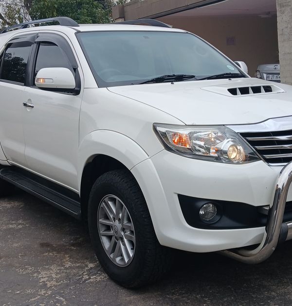 2012-Toyota-Fortuner-25-D-4D-Raised-Body image:4