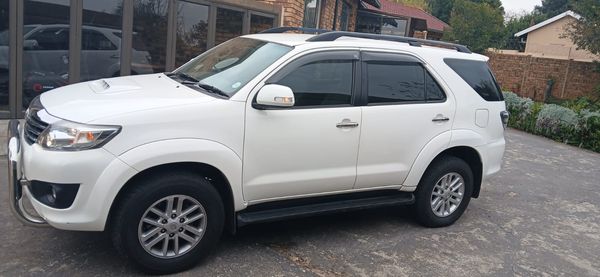 2012-Toyota-Fortuner-25-D-4D-Raised-Body image:8