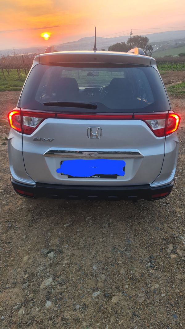 2018-Honda-BR-V-15-Comfort-Auto image:2
