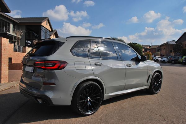 2023-BMW-X5-M50d image:9
