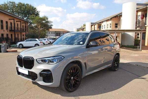 2023-BMW-X5-M50d image:13