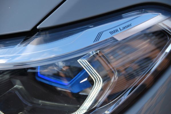 2023-BMW-X5-M50d image:16