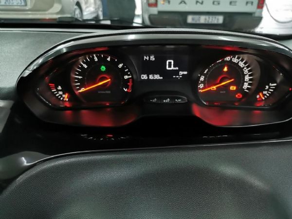 2016-Peugeot-208-12-VTi-Access-5-dr image:9
