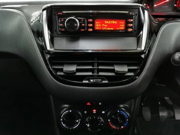 2016-Peugeot-208-12-VTi-Access-5-dr image:8