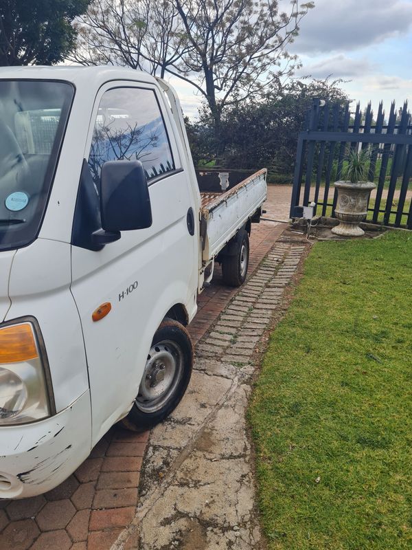 2007-Hyundai-H100-Bakkie-26i-D-Dropside image:1