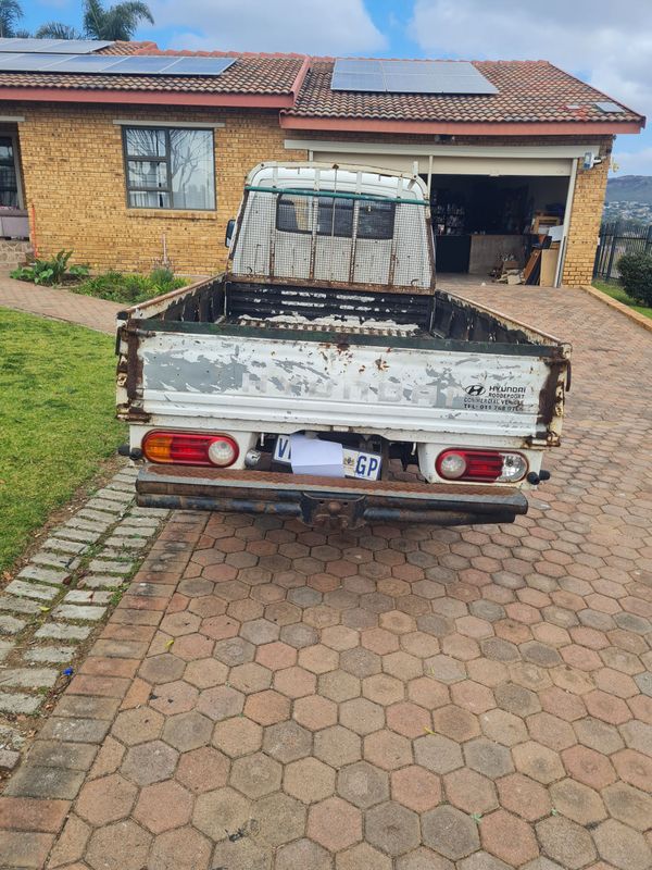2007-Hyundai-H100-Bakkie-26i-D-Dropside image:3