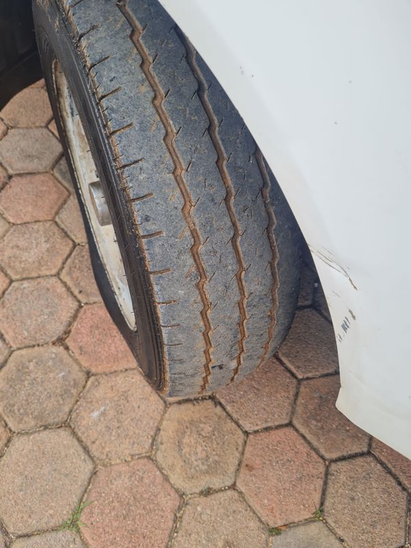 2007-Hyundai-H100-Bakkie-26i-D-Dropside image:4