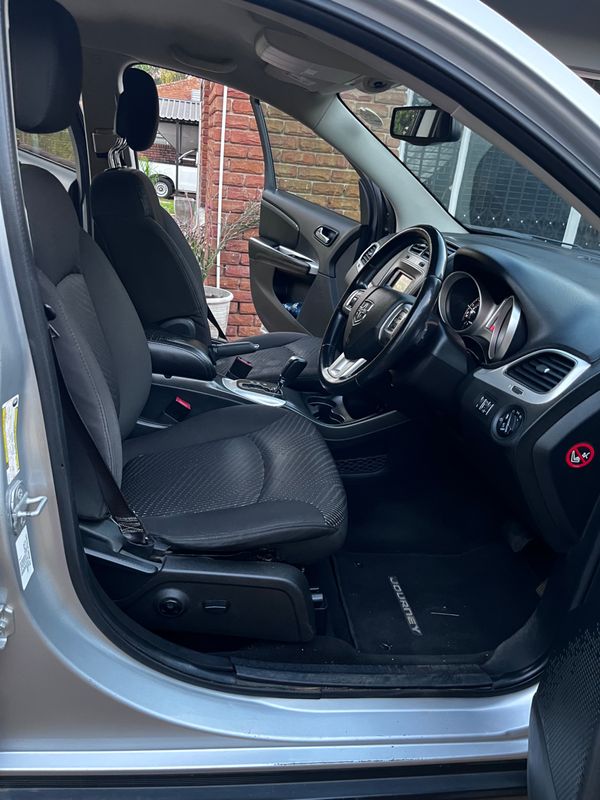 2015-Dodge-Journey-36-V6-SXT-Auto image:9