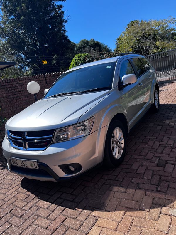 2015-Dodge-Journey-36-V6-SXT-Auto image:4
