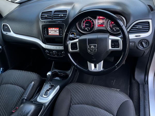 2015-Dodge-Journey-36-V6-SXT-Auto image:8