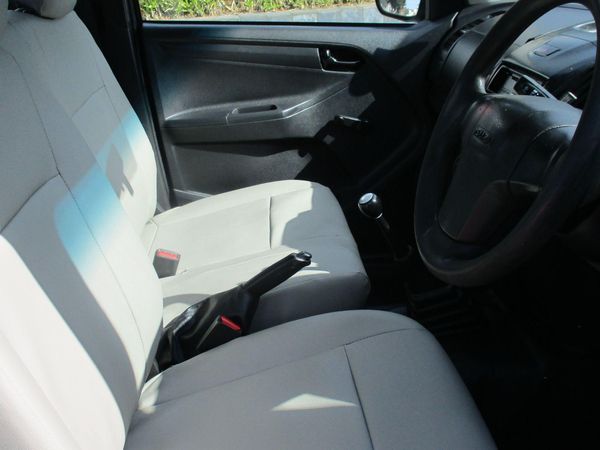 2016-Isuzu-KB-250D-Leed-Single-Cab image:6