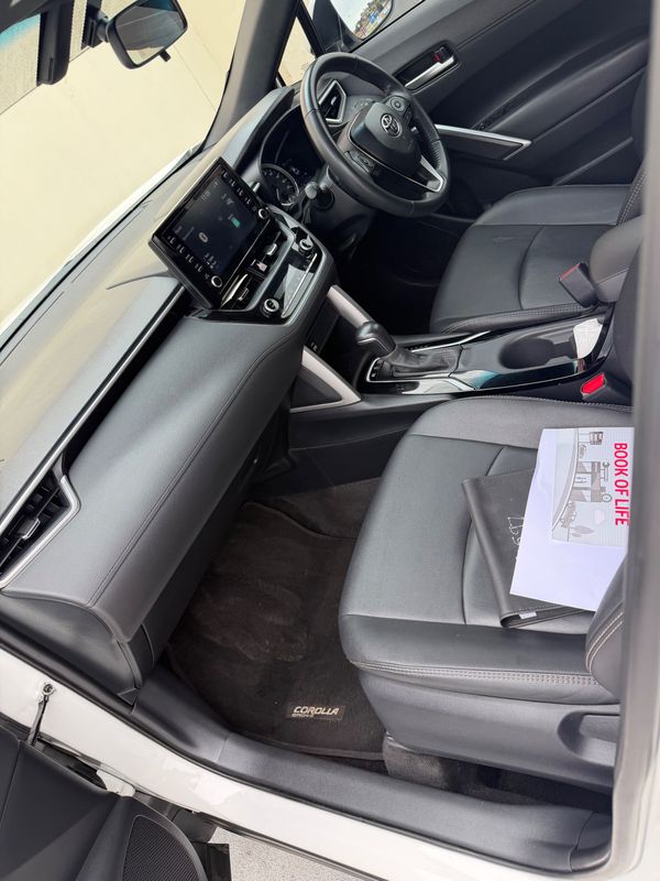 2024-Toyota-Corolla-Cross-18-XS-Hybrid image:12
