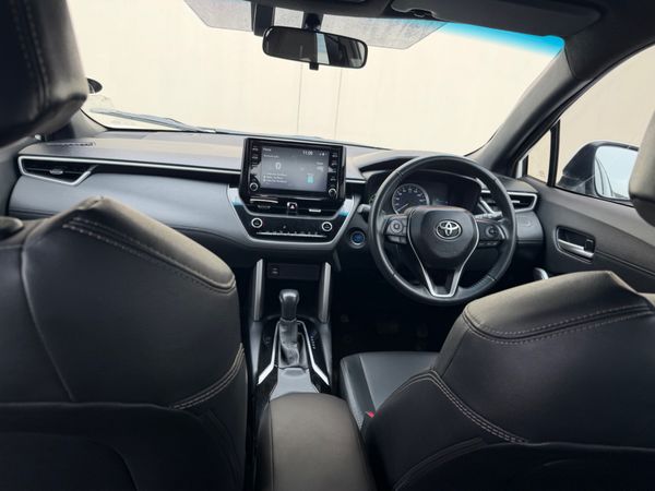 2024-Toyota-Corolla-Cross-18-XS-Hybrid image:4