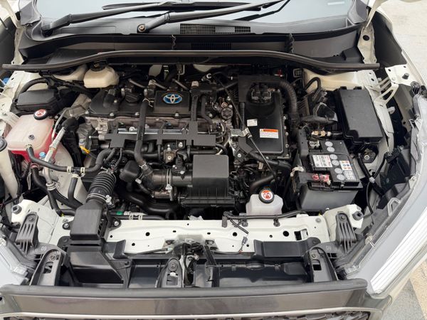 2024-Toyota-Corolla-Cross-18-XS-Hybrid image:5