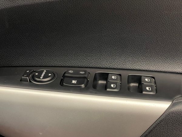2023-Kia-Picanto-10-Street image:11