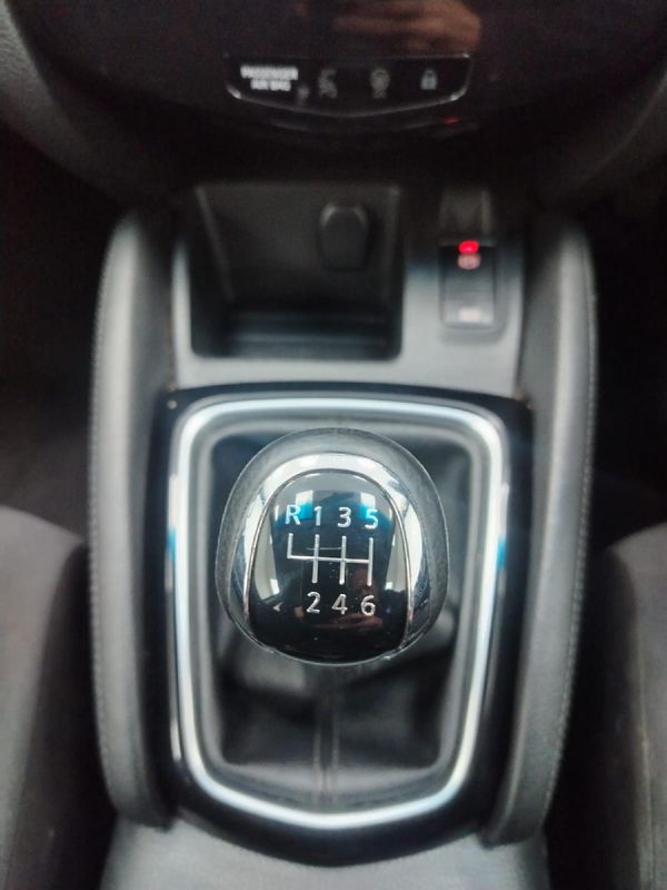 2019-Nissan-Qashqai-12T-Visia image:18