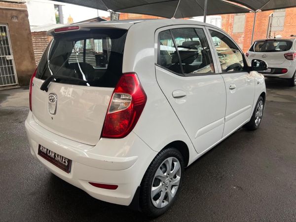 2016-Hyundai-i10-11-GLS-Motion image:5