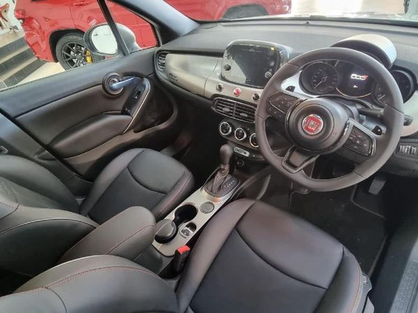 Fiat 500X (2024) interior