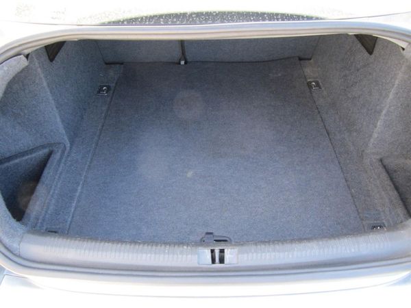 2005-Audi-A4-32-FSI-quattro-Auto image:5