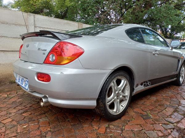 Hyundai Tiburon 2 7 V6