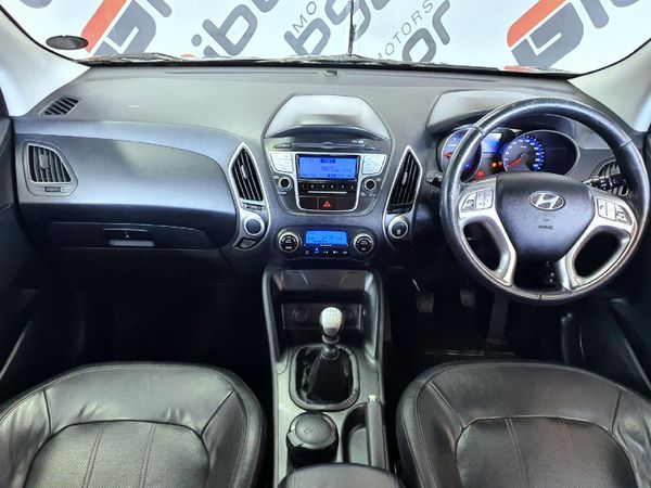 Hyundai ix35 SUV (2010-2013) review - CarBuyer 