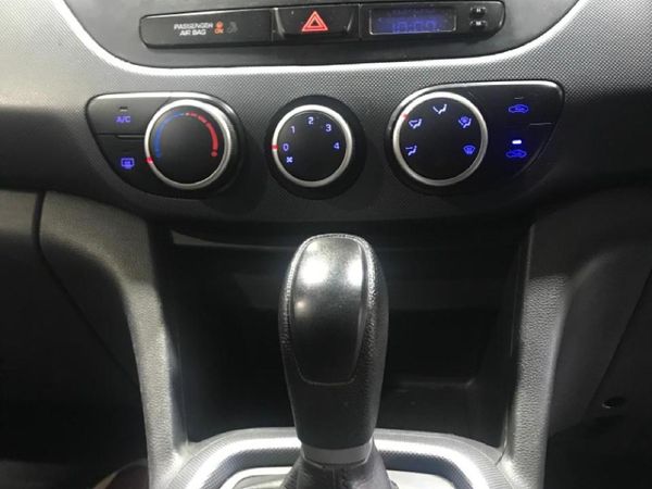2019-Hyundai-Grand-i10-10-Fluid-Auto image:6
