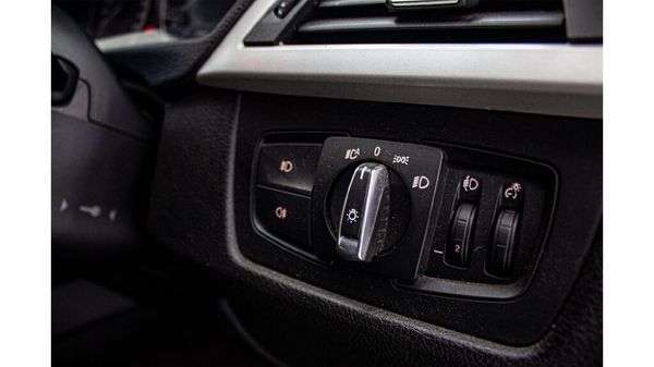 2013-BMW-3-Series-320i-Auto image:9