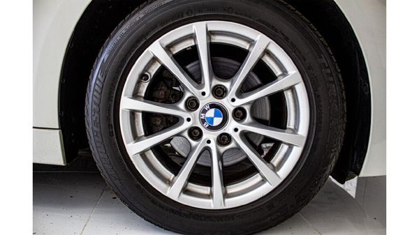 2013-BMW-3-Series-320i-Auto image:10